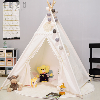 Il tepee dell'interno di campeggio di stile della vecchia scuola del poliestere della tenda dei bambini all'aperto della tela per i bambini